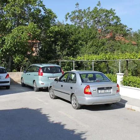 Apartments With Parking Space Pula - 7646