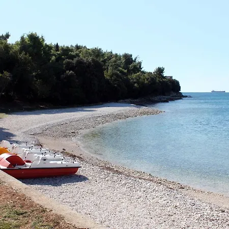 With A Parking Space - 7646 Pula