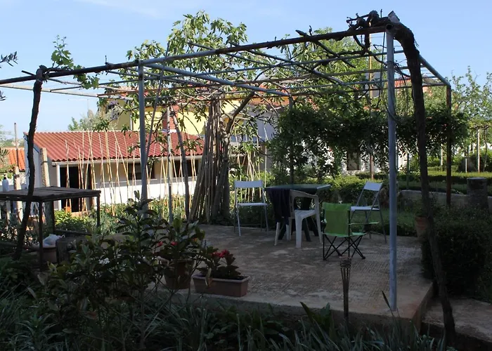 Apartman With Parking Space - 7646 Póla