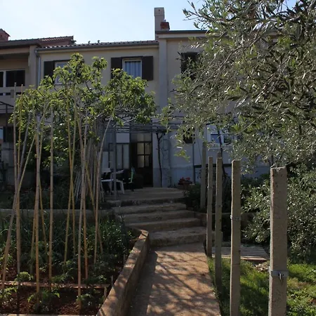 Apartments With Parking Space Pula - 7646 *