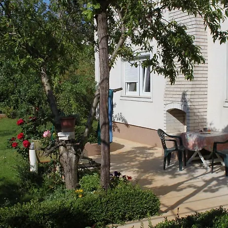 Apartments With Parking Space Pula - 7646 * Pula